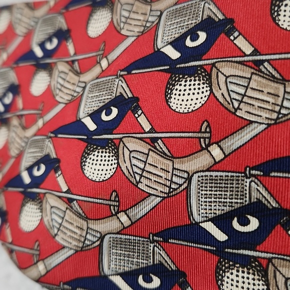 100% Silk Tie Golf  Roundtree & Yorke Red and Cream Tie Accessories  Collection - Picture 2 of 3